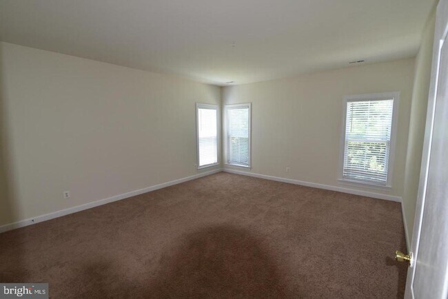 Building Photo - 139 Hokeland Dr