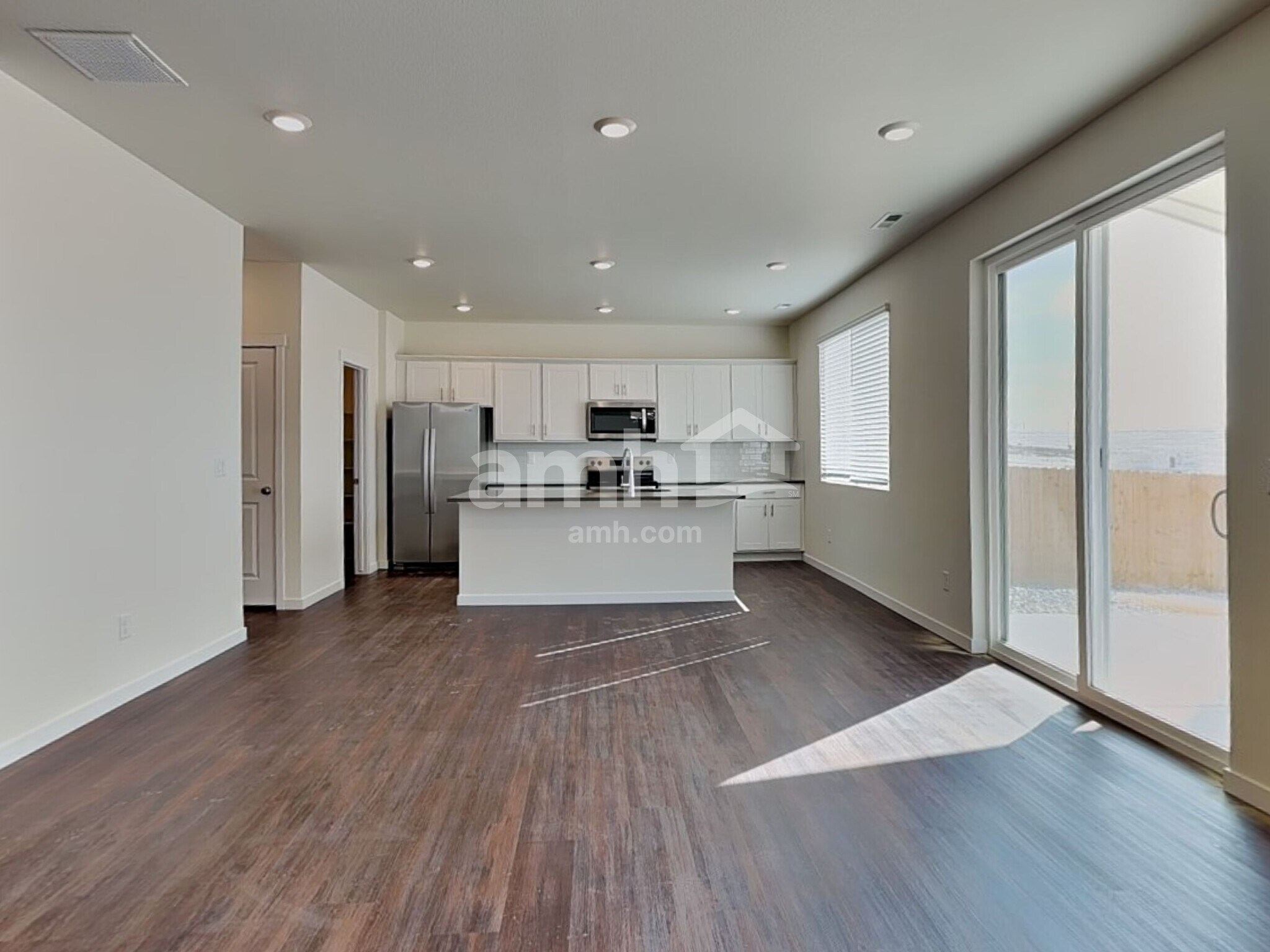 Building Photo - 11677 Logans Rdg Dr