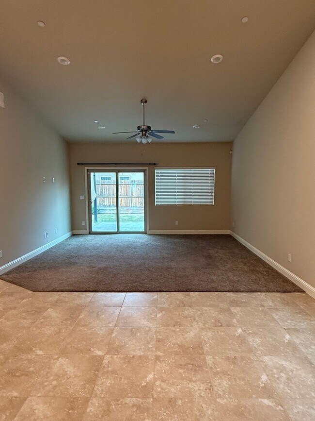 Building Photo - Charming Loma Vista Home