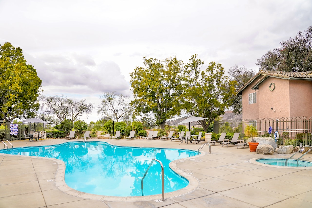 Building Photo - 17161 Alva Rd