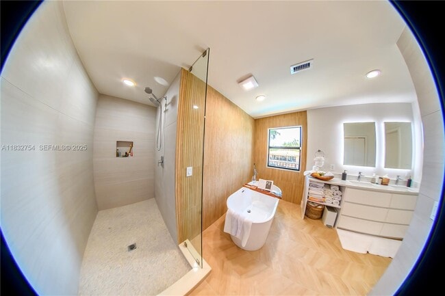 Building Photo - 1240 NE 27th Terrace