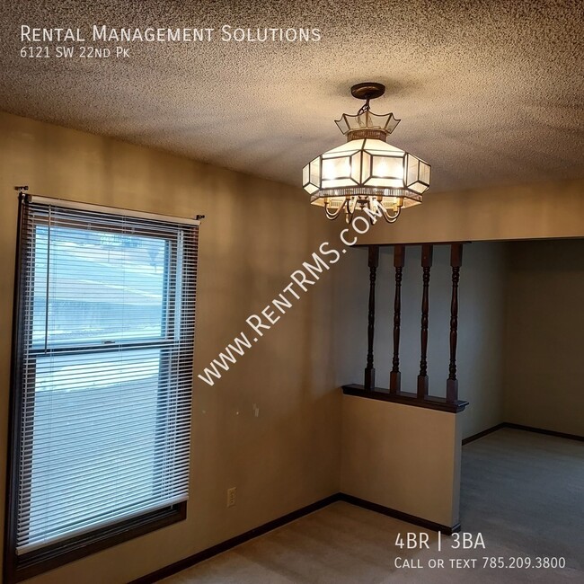 Building Photo - 6121 SW 22nd Park