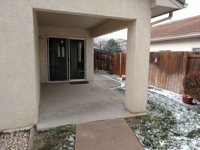 Building Photo - ALL PROSPECTIVE TENANTS MUST SUBMIT A $58 NON-REFUNDABLE APPLICATION FEE PER APPLICANT ONLINE AND...