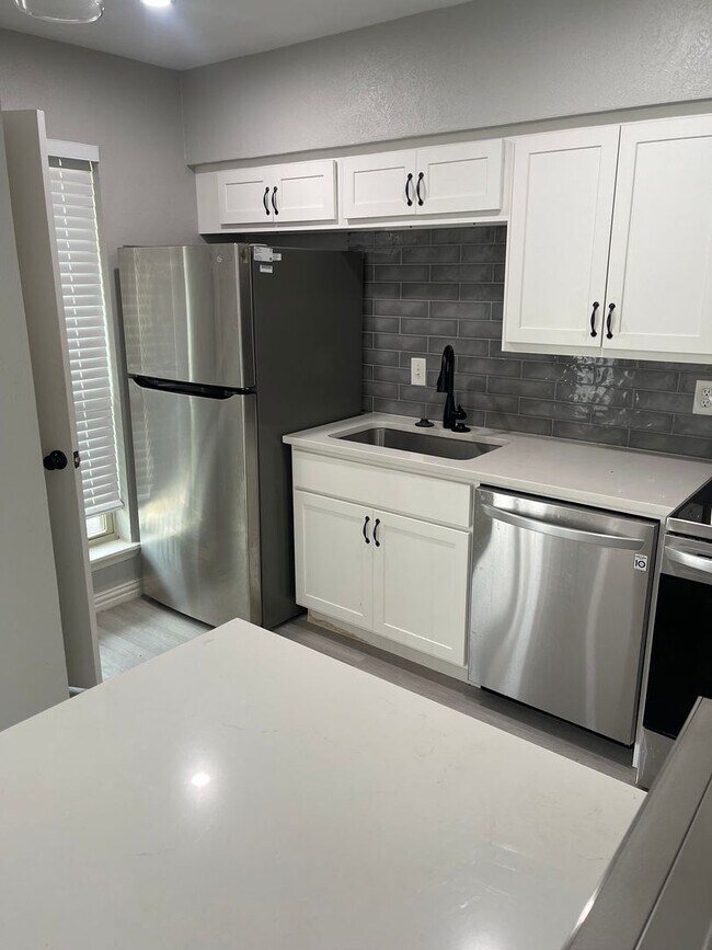 Building Photo - Newly Renovated One Bedroom Near SMU with ALL BILLS PAID!
