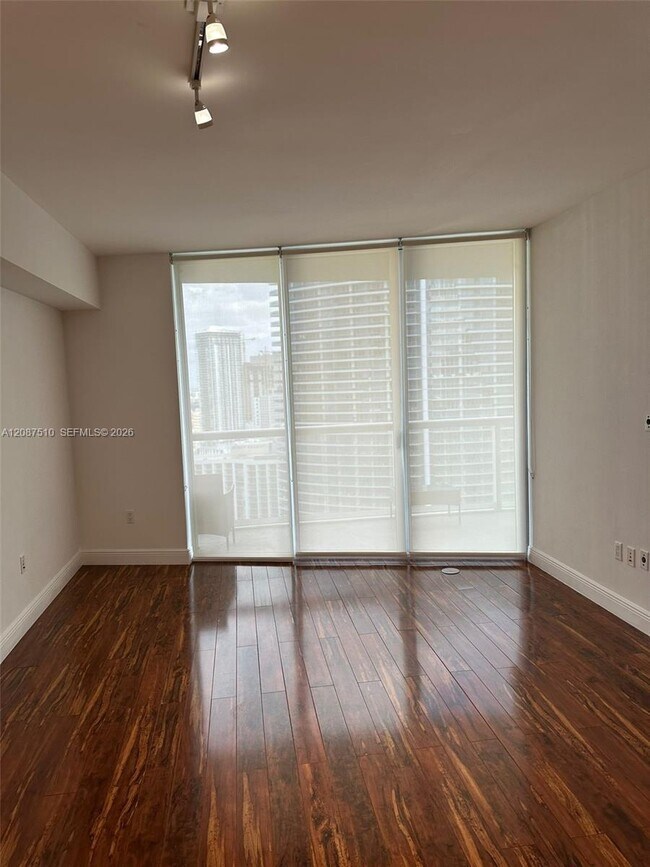 Building Photo - 465 Brickell Ave