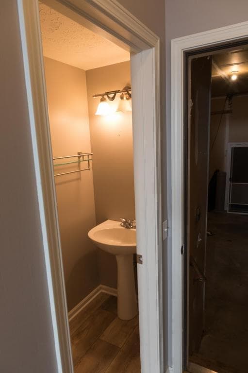 Building Photo - 14005 Kelly Dr