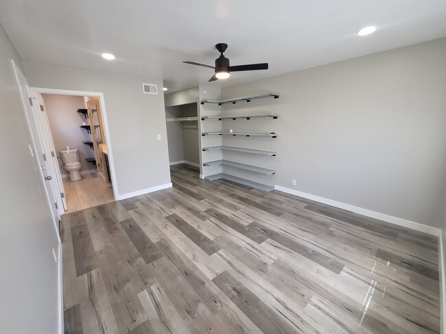 Building Photo - 8743 Dorion St