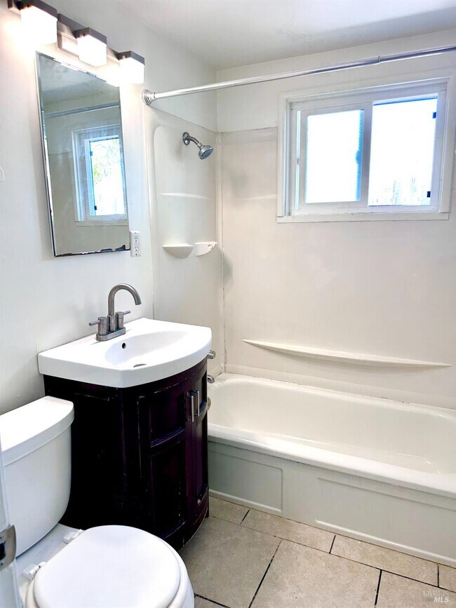 Building Photo - 220 Los Altos Pl
