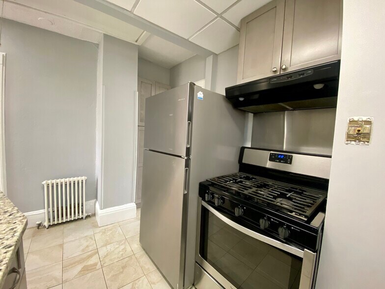 Building Photo - 26 S Maple Ave