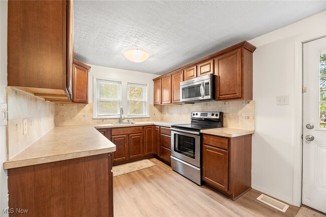Building Photo - 3060 Ravenna St