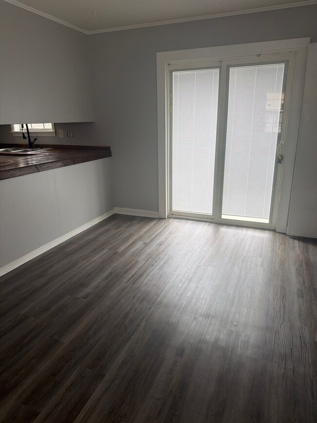 Building Photo - 1029 Hungerford St