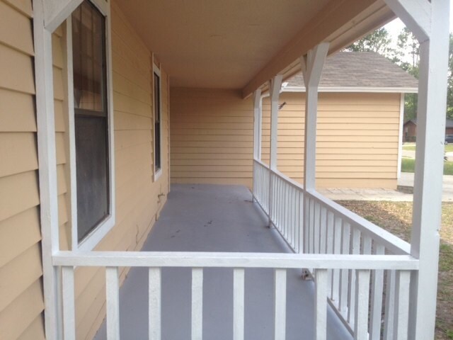 Building Photo - 6415 Sable Woods Dr E