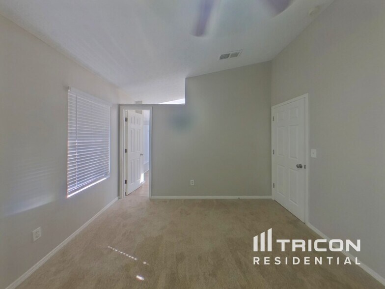 Building Photo - 2053 Stablewood Cove