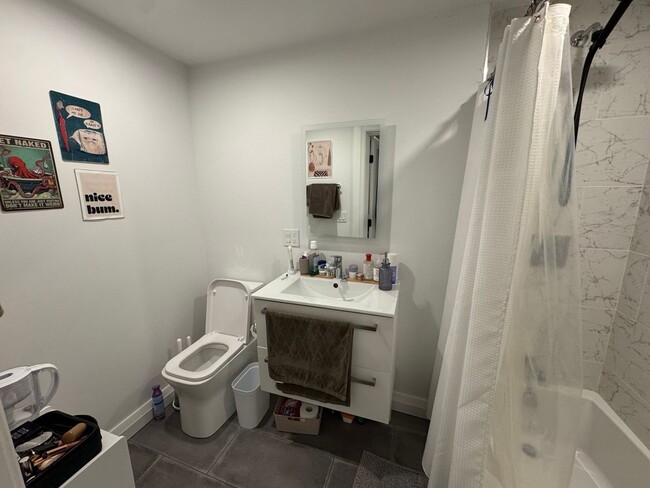 Building Photo - Gorgeous Ultra Modern Cleveland Circle Apt w YT Video Tour!  Pictures do it no justice!  NO FEE, ...