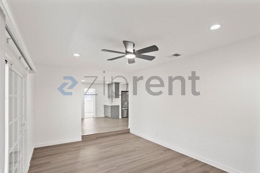 Building Photo - 3068 Nightingale Pl