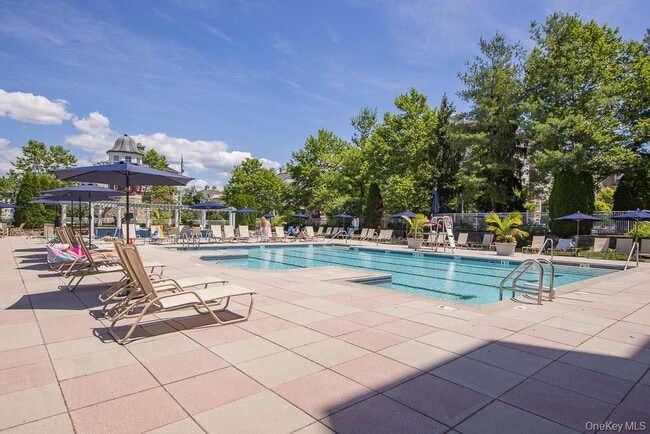 Building Photo - 1321 Round Pointe Dr