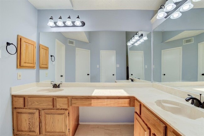 Building Photo - 3706 Echo Grove Ln