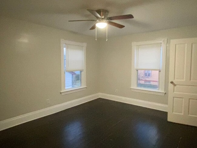 Building Photo - Beautifully updated and Spacious!  2 Bed House in Madisonville with walk through!!