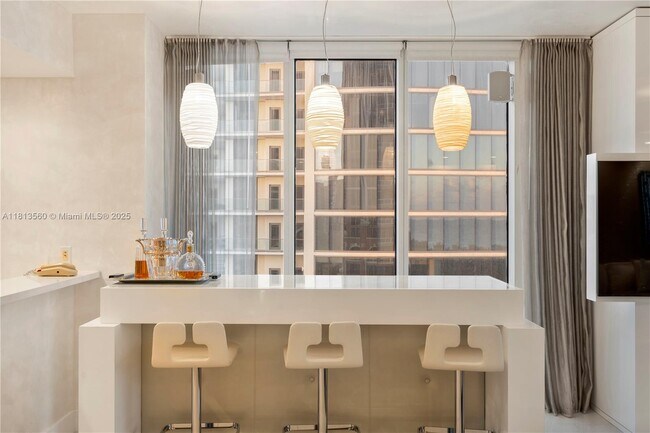 Building Photo - 17875 Collins Ave