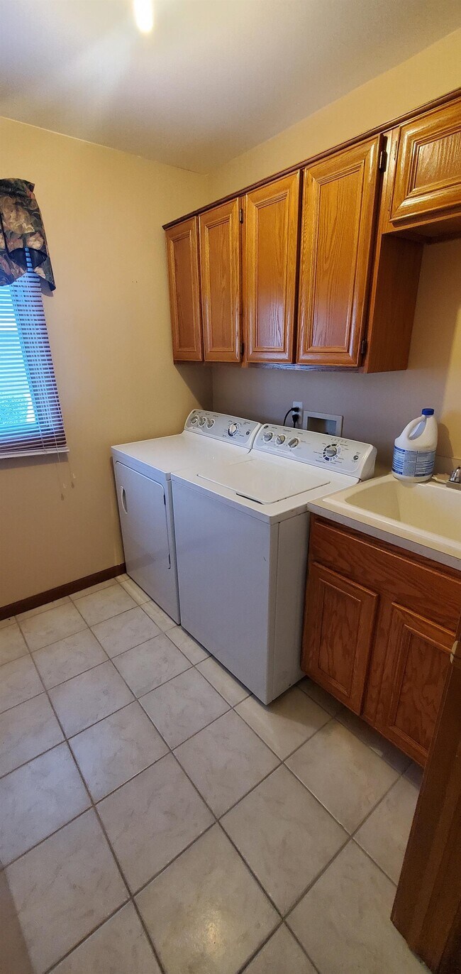 Building Photo - 21391 Marina Cir