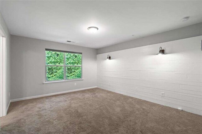 Building Photo - 113 Oakview Passage