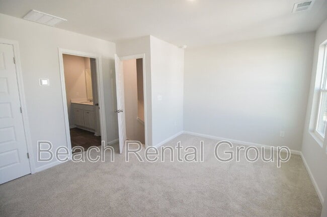 Building Photo - 1382 Speedway St