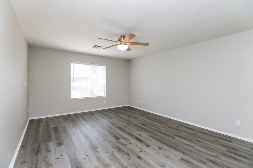 Building Photo - 16071 W Adams St