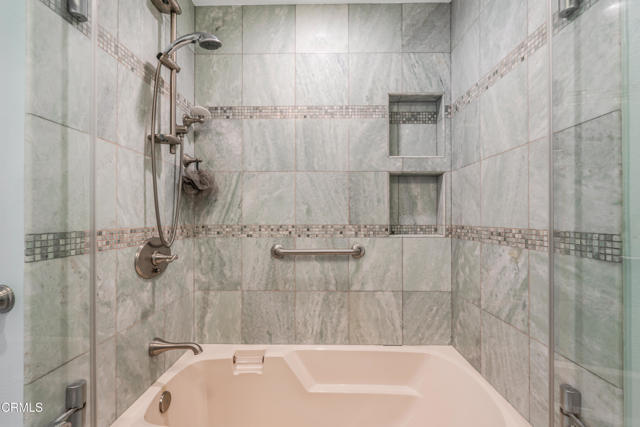 Building Photo - 327 Bethany St