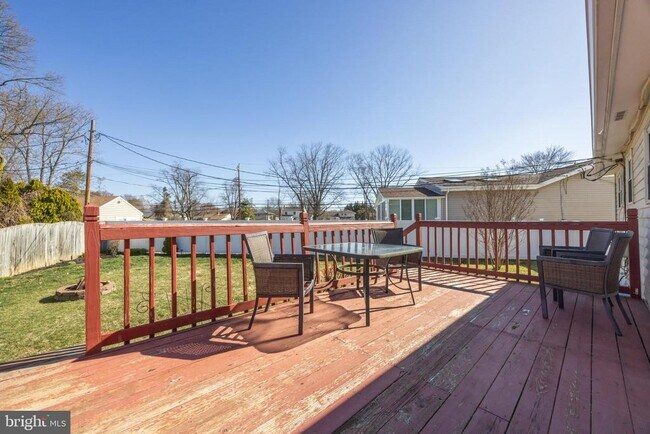 Building Photo - 120 Marta Dr