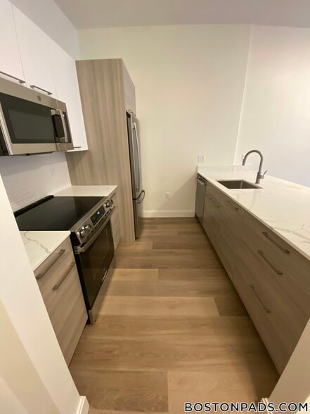 Building Photo - 1079 Commonwealth Ave