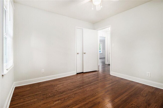 Building Photo - 1686 Derrill Dr