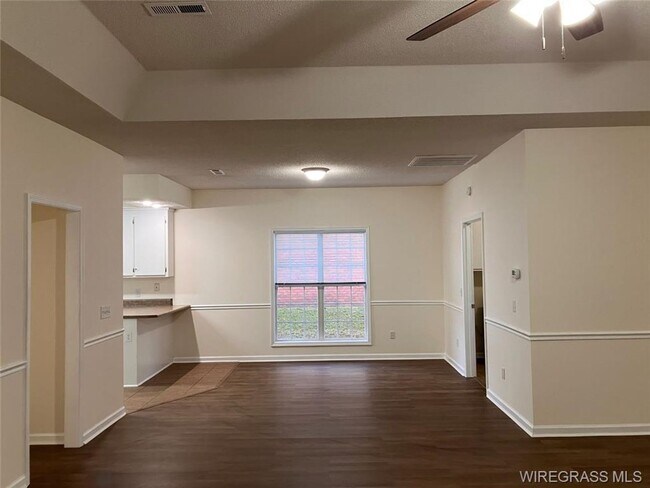 Building Photo - 209 Camden Drive