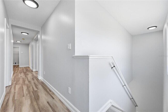 Building Photo - 7339 Country Run Pkwy
