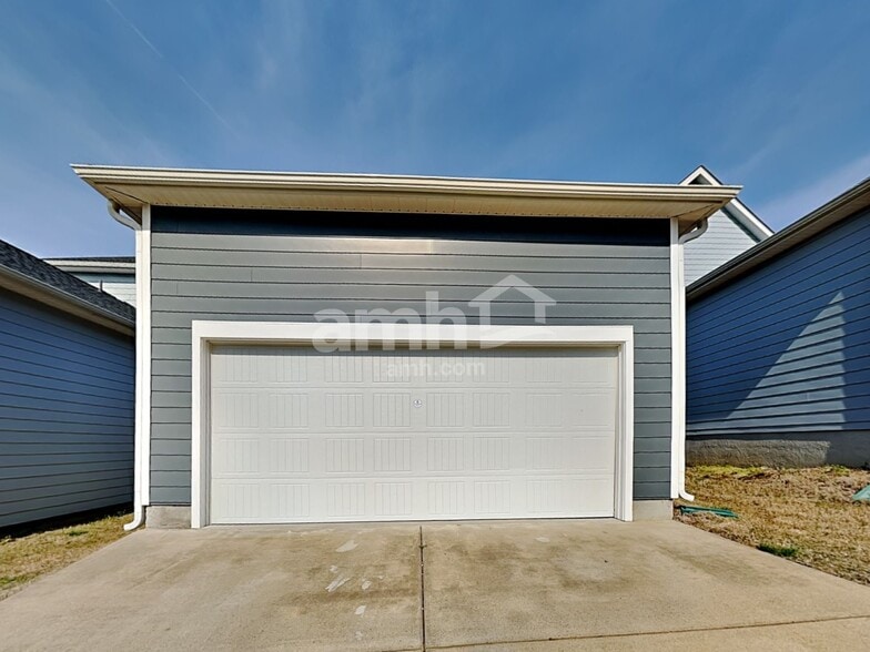 Building Photo - 5342 Tupelo St