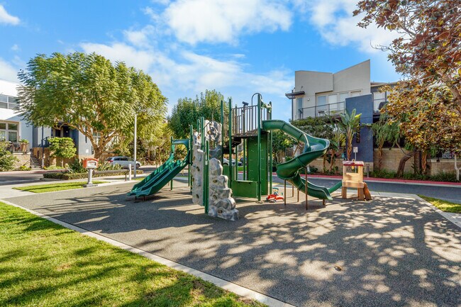 Building Photo - 5509 W 149th Pl