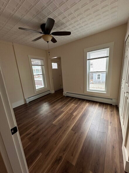 Building Photo - 2 Union St