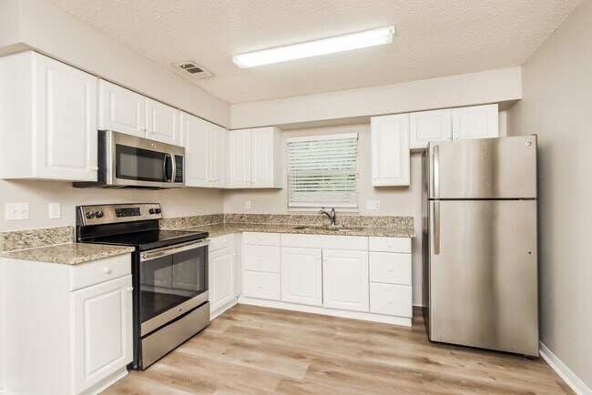 Building Photo - 9285 101st Ave