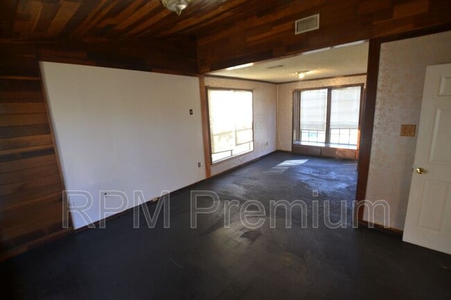 Building Photo - 12369 Palmyra Dr