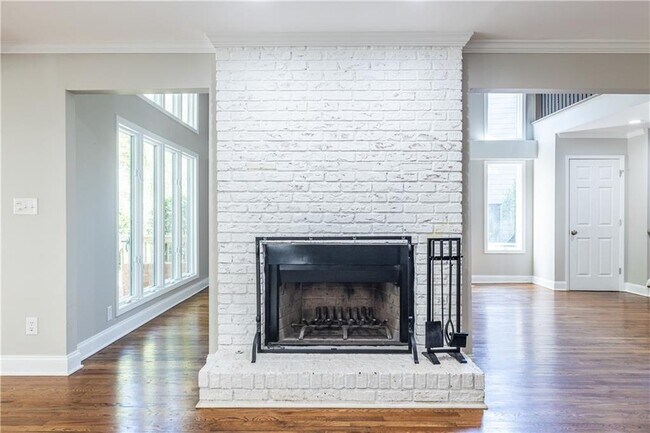 Building Photo - 2690 Camden Glen Ct
