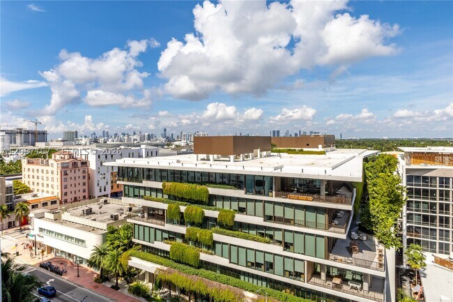 Building Photo - 2301 Collins Ave