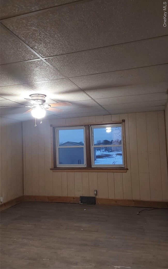 Building Photo - 202 Ridgebury Rd