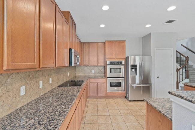 Building Photo - 1132 Hyde Park Dr