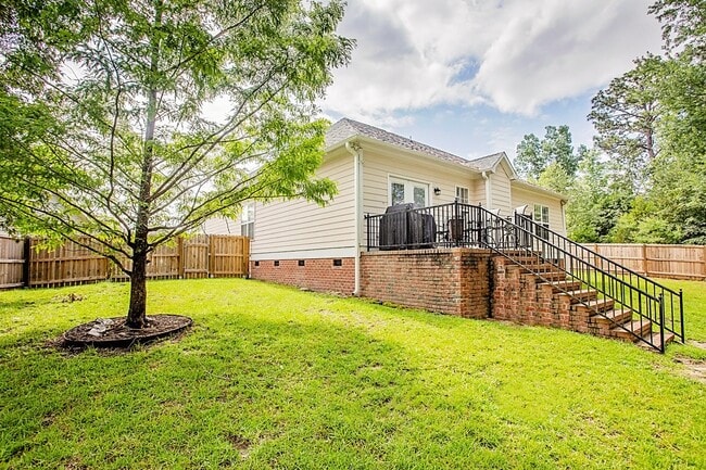 Building Photo - 331 Ridgeway Ct