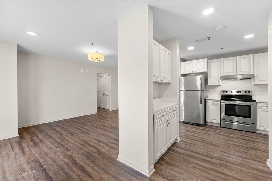 Building Photo - 2900 NE Kendallwood Pkwy