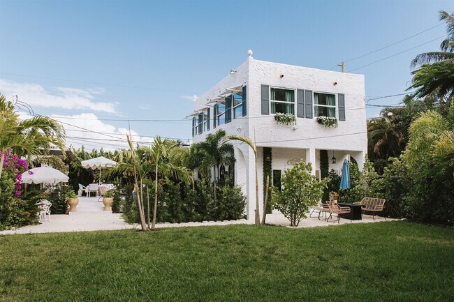 Building Photo - 610 38th St