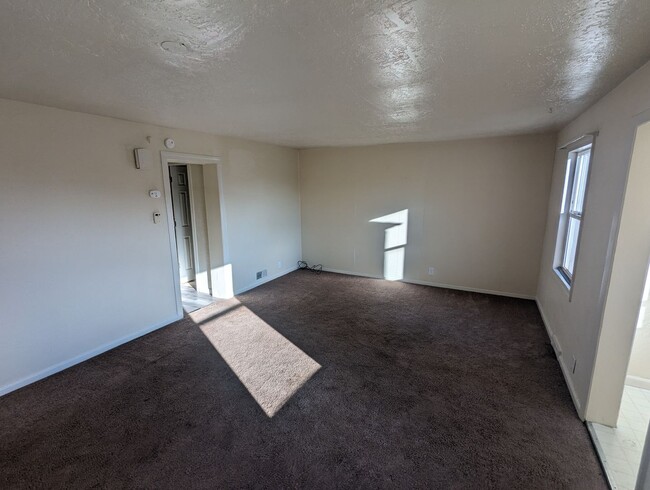 Building Photo - Two Bedroom House in Central Missoula with...