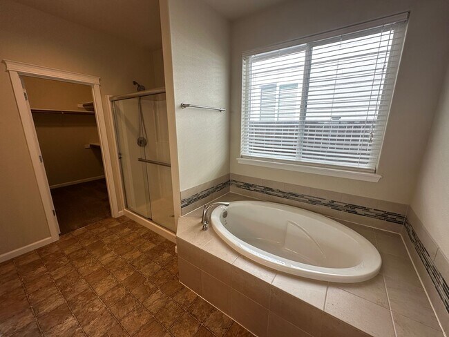 Building Photo - 9546 6th Way SE