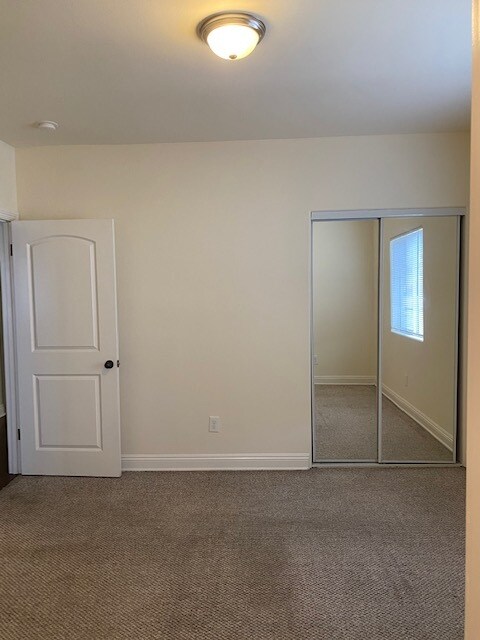 Building Photo - 1454 S Cloverdale Ave