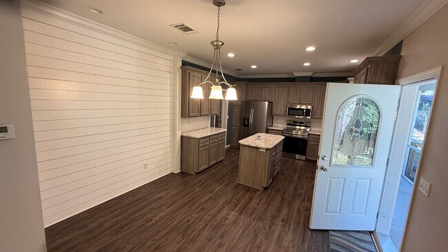 Building Photo - 503 BLUE GINGER Ln