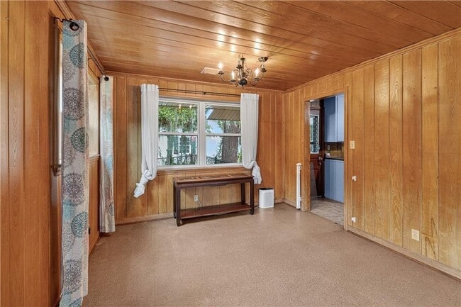 Building Photo - 1601 Walnut Ave